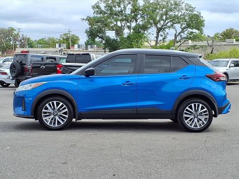 Used 2023 Nissan Kicks SV image 4