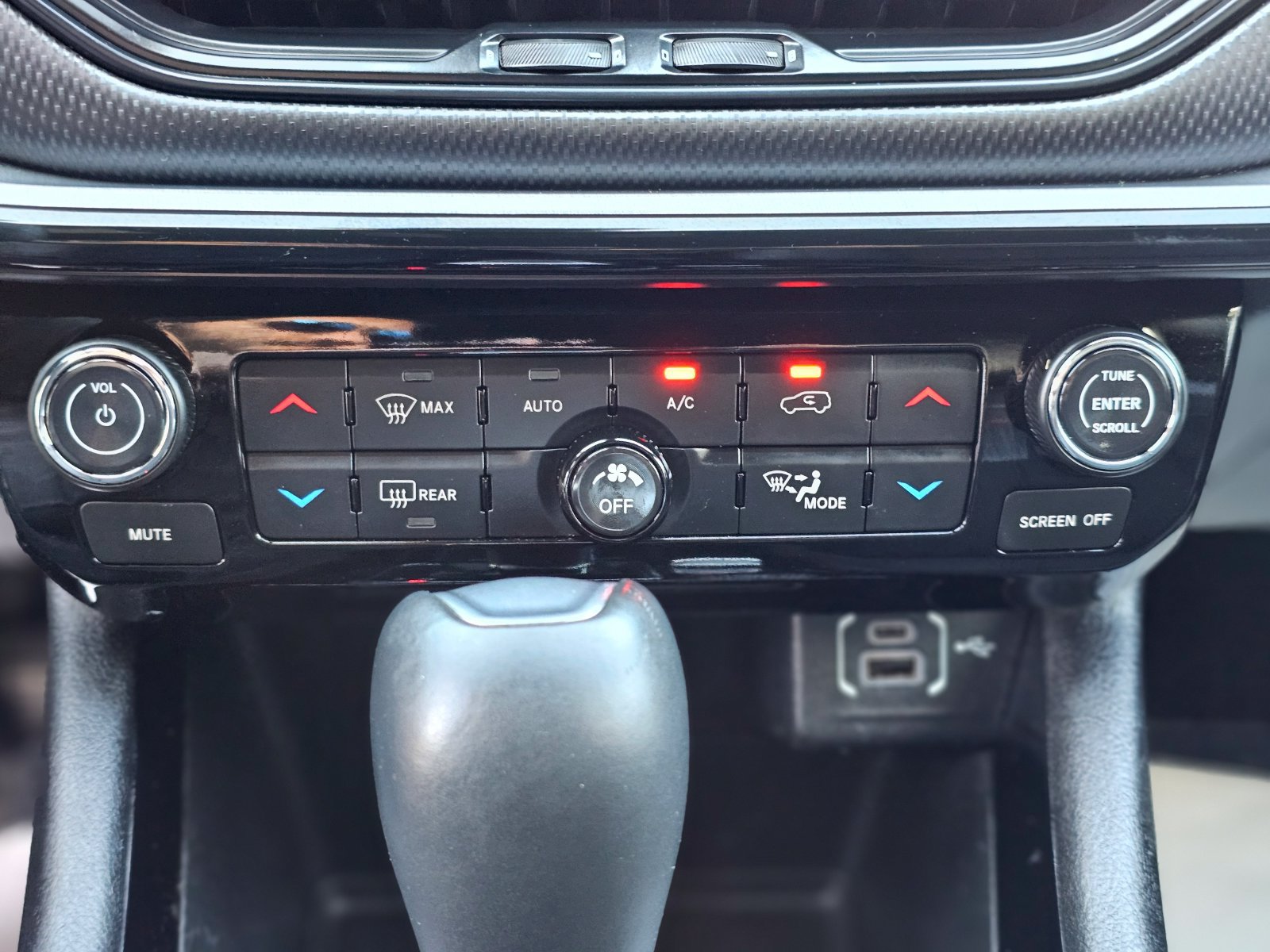 Used 2024 Jeep Compass Trailhawk AWD/4WD image 21