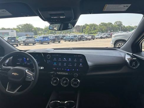 Used 2024 Chevrolet Blazer EV LT AWD/4WD image 23