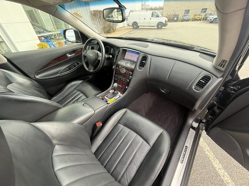 Used 2017 INFINITI QX50 AWD w/ Deluxe Touring Package image 25