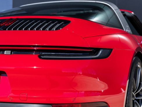 Certified 2024 Porsche 911 Targa 4 image 16