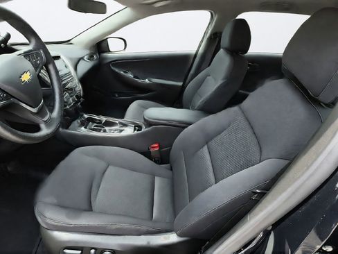 Used 2025 Chevrolet Malibu LT FWD image 12