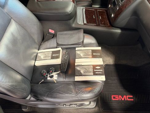 Used 2009 GMC Yukon XL Denali image 39