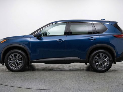 Used 2025 Nissan Rogue SV AWD/4WD image 5