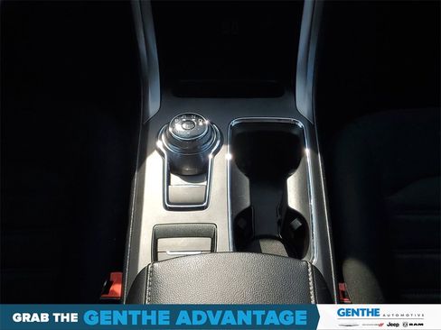 Used 2020 Ford Fusion SE image 25