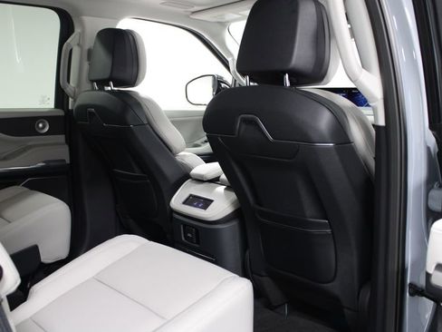 New 2026 Lincoln Navigator Reserve image 33