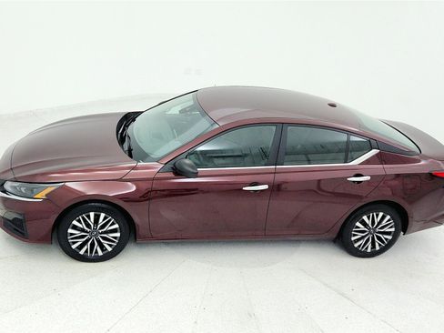 Used 2025 Nissan Altima 2.5 SV image 33