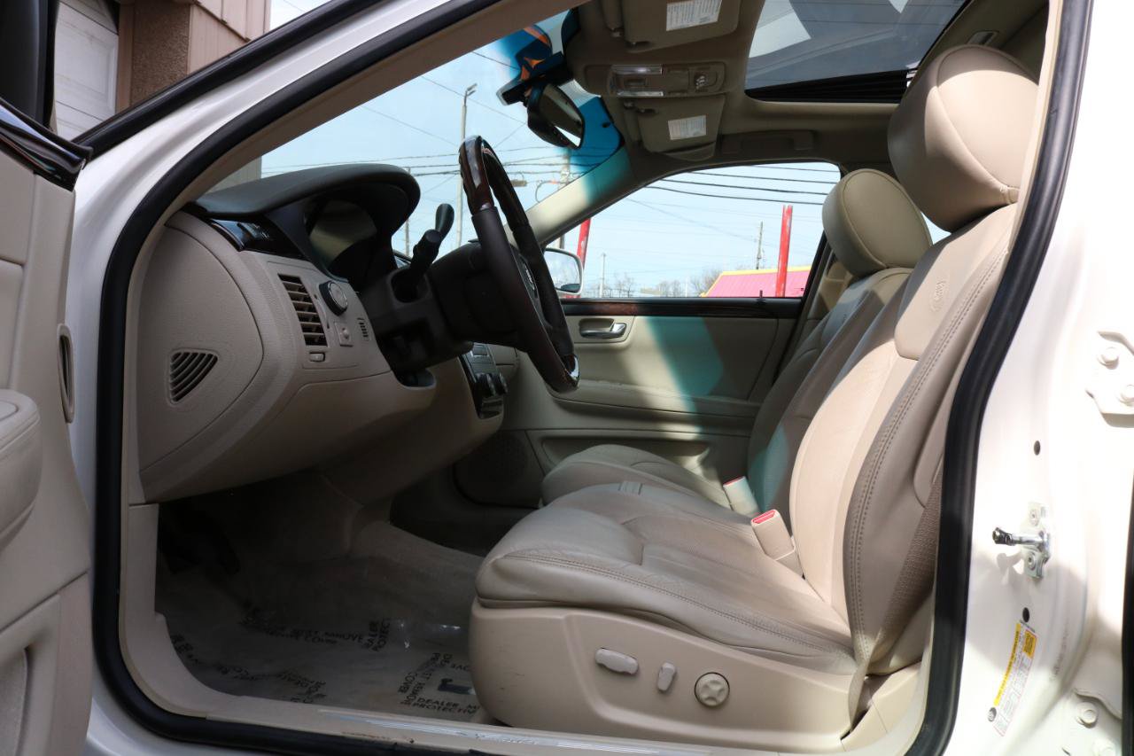 Used 2009 Cadillac DTS w/ Sun And Sound Package FWD image 21
