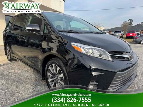 Used 2020 Toyota Sienna Limited Premium w/ Carpet Mat Package AWD/4WD image 4