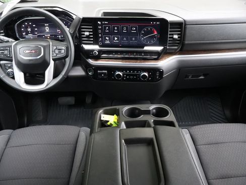 Used 2024 GMC Sierra 1500 Elevation w/ X31 Off-Road Package AWD/4WD image 15