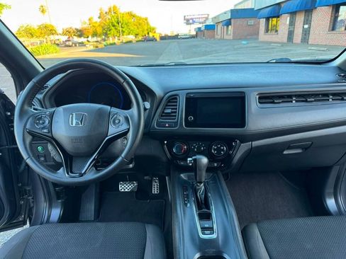 Used 2022 Honda HR-V Sport image 13