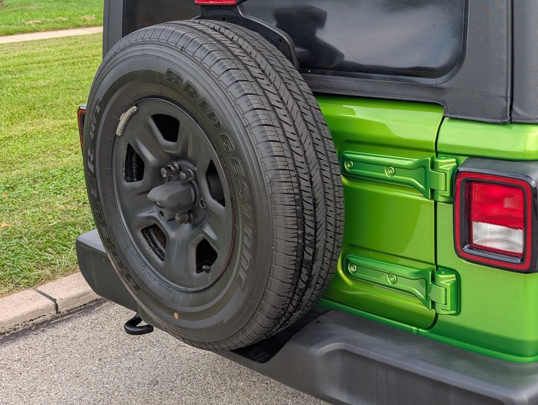 Used 2018 Jeep Wrangler Sport AWD/4WD image 28