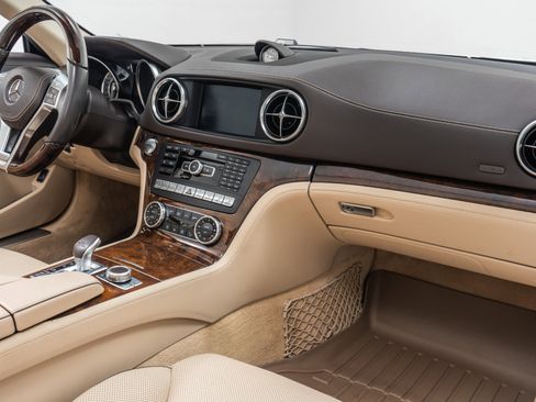 Used 2013 Mercedes-Benz SL 550 image 14