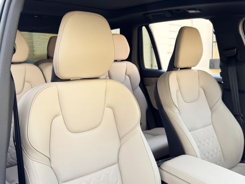 Used 2025 Volvo XC90 B5 Core w/ Protection Package Premier AWD/4WD image 41