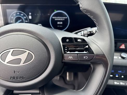 New 2025 Hyundai Elantra SEL FWD image 16
