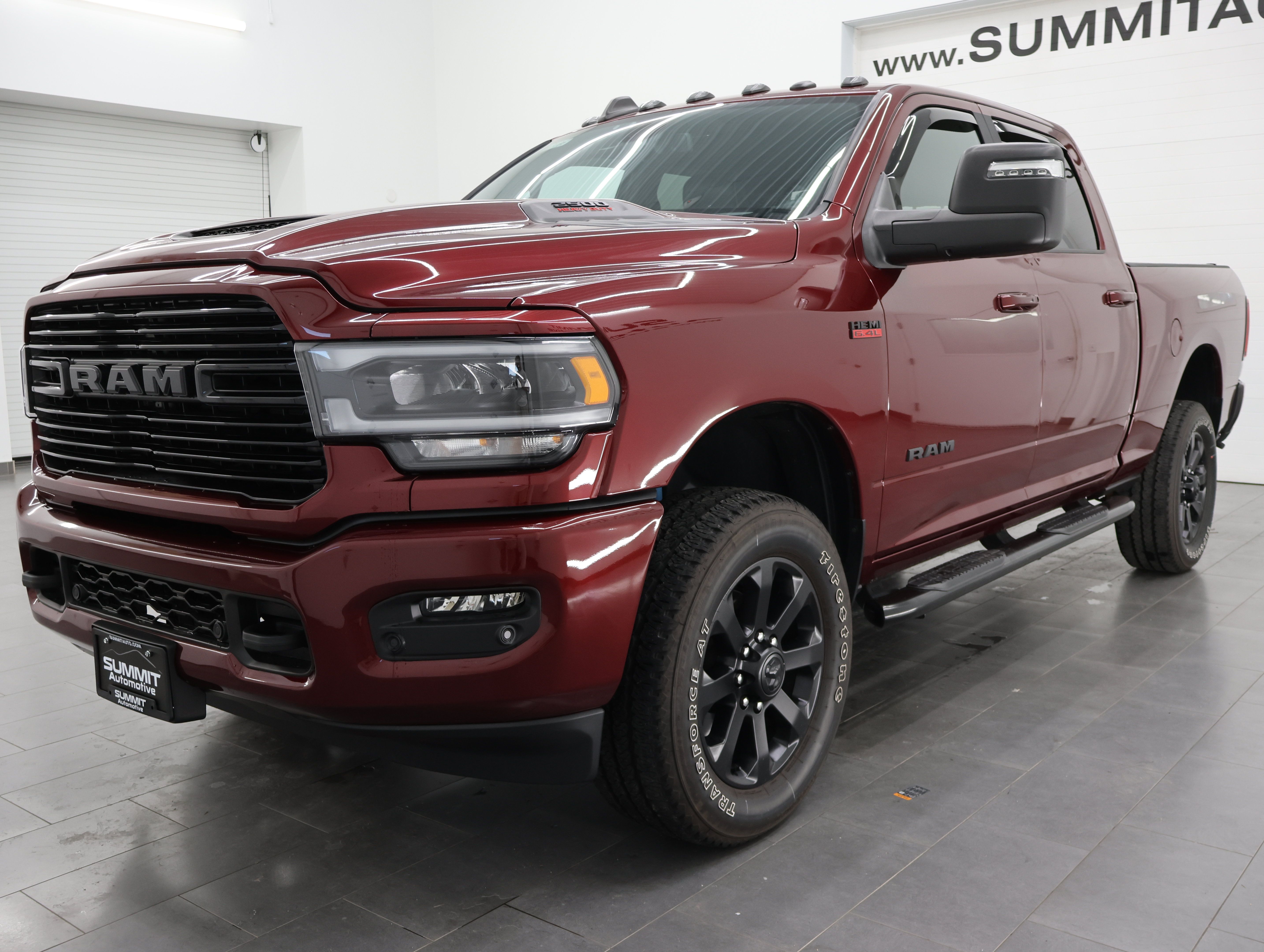 Used 2024 RAM 2500 Laramie w/ Night Edition AWD/4WD image 9
