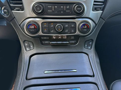 Used 2019 Chevrolet Suburban Premier AWD/4WD image 33
