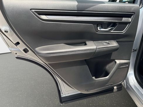 Used 2025 Honda CR-V LX image 10