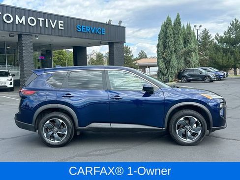 Used 2025 Nissan Rogue SV AWD/4WD image 2