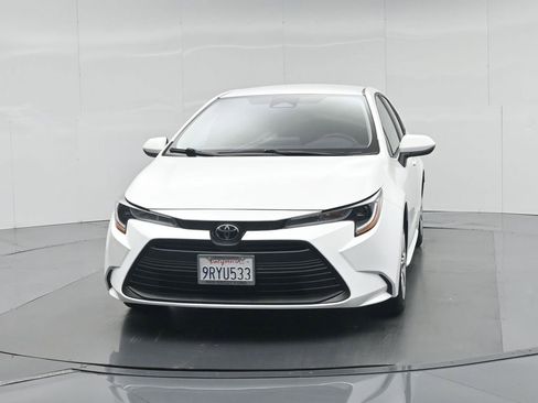 Used 2025 Toyota Corolla LE image 56