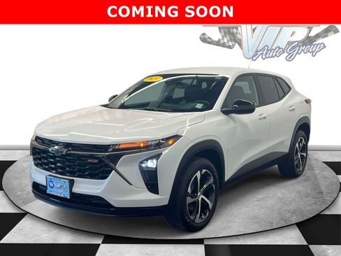 Used 2024 Chevrolet Trax RS w/ Driver Confidence Package FWD image 4