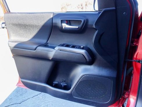 Certified 2018 Toyota Tacoma TRD Sport image 28