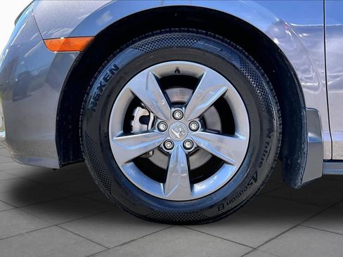 Used 2024 Honda Odyssey EX image 11