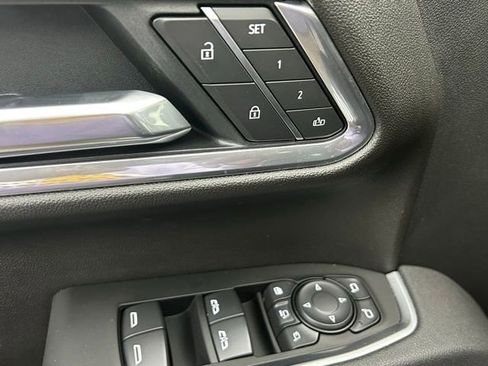 Used 2025 GMC Sierra 2500 SLT w/ SLT Premium Package image 11