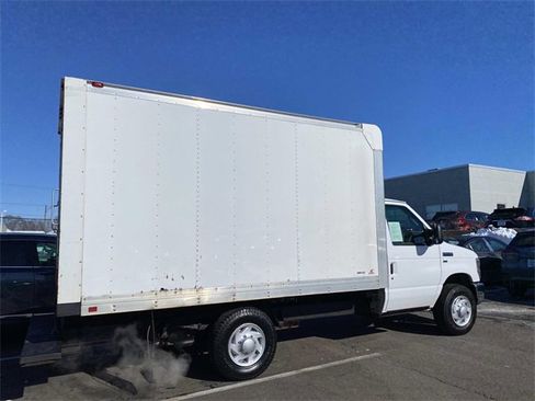 Used 2014 Ford E-350 and Econoline 350 Super Duty w/ Power Windows & Locks Group image 4