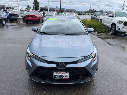 Used 2021 Toyota Corolla LE image 2