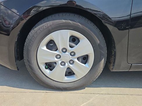 Used 2017 Kia Forte LX FWD image 20