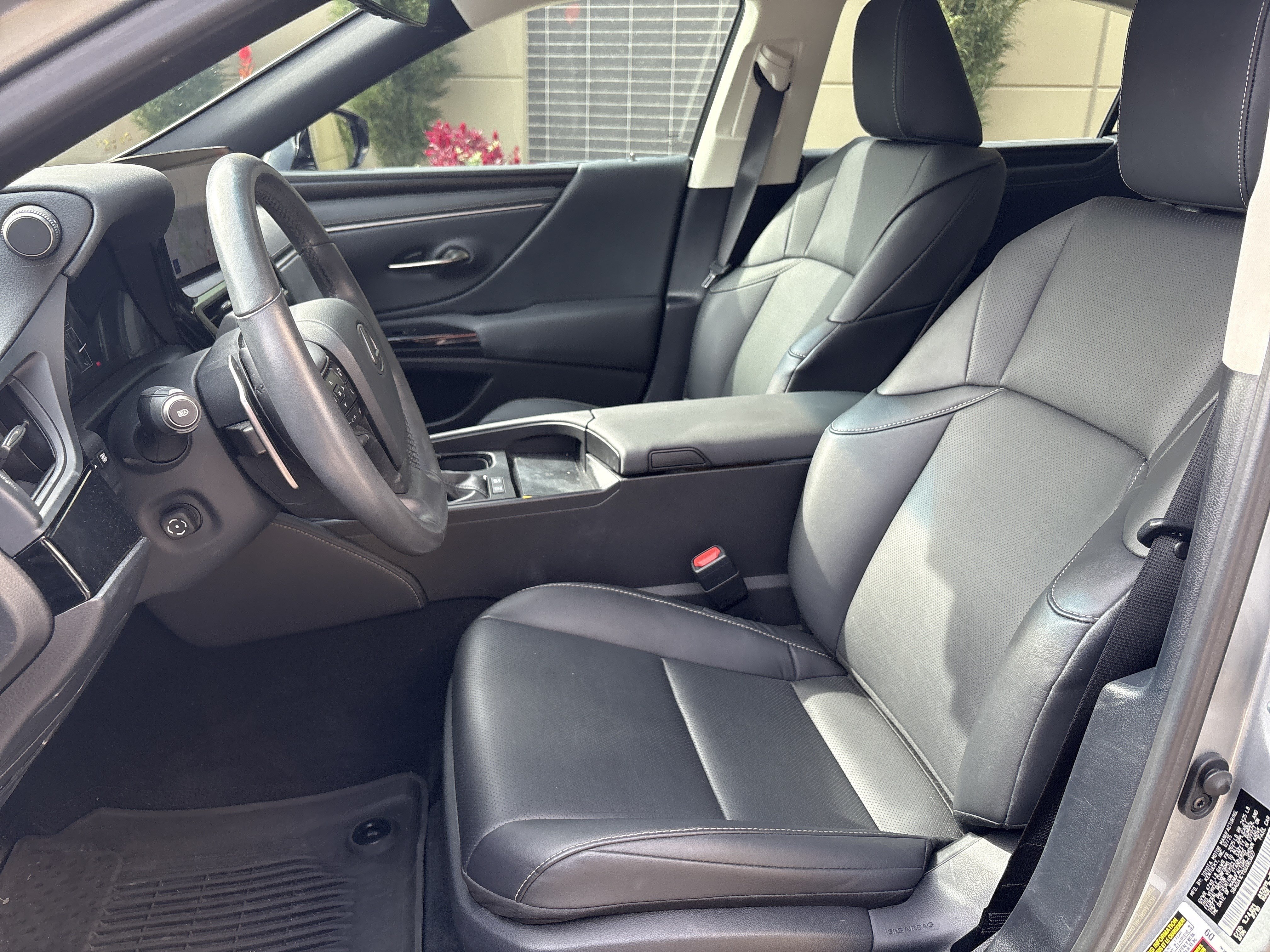 Used 2025 Lexus ES 300h F Sport w/ Accessory Package (Z2) FWD image 16