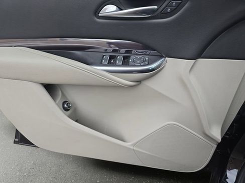 Used 2021 Cadillac XT4 Luxury w/ Cold Weather Package image 29