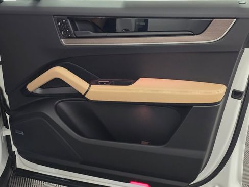 New 2026 Porsche Cayenne image 28