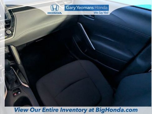 Used 2024 Toyota Corolla Cross LE FWD image 19