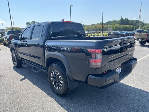 Used 2022 Nissan Frontier PRO-4X w/ Technology Package image 9