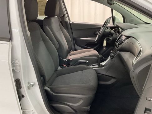 Used 2020 Chevrolet Trax LS w/ Tint and Cruise Package AWD/4WD image 25