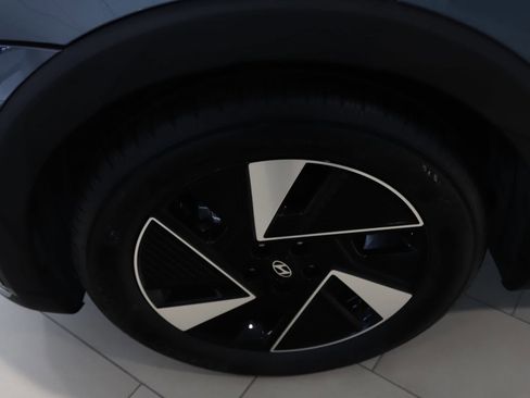 New 2025 Hyundai Ioniq 5 SEL image 9