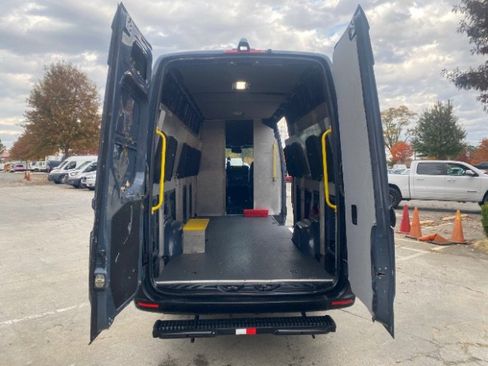 Used 2019 Mercedes-Benz Sprinter 170 image 11