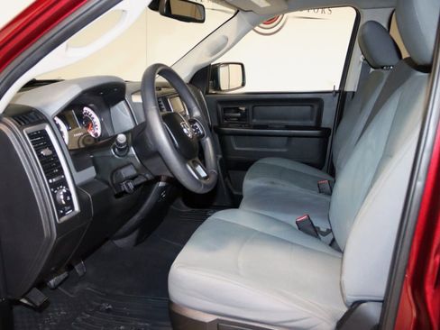 Used 2018 RAM 1500 Express image 31