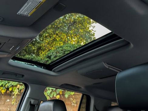 Used 2020 GMC Yukon SLT w/ Open Road Package image 36