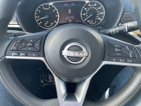 Used 2024 Nissan Altima 2.5 SV image 24