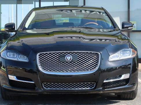Used 2017 Jaguar XJ L Portfolio image 2