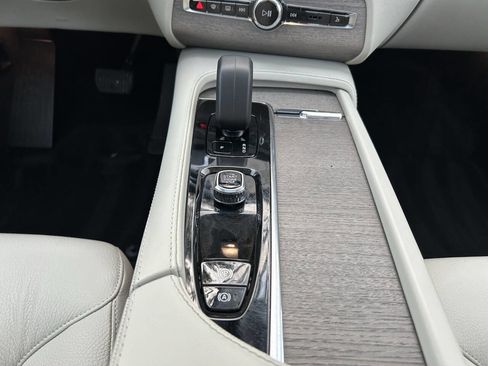 Used 2023 Volvo XC90 B6 Plus w/ Protection Package Premier image 16