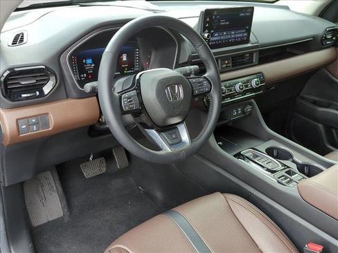 Certified 2025 Honda Pilot Elite image 10