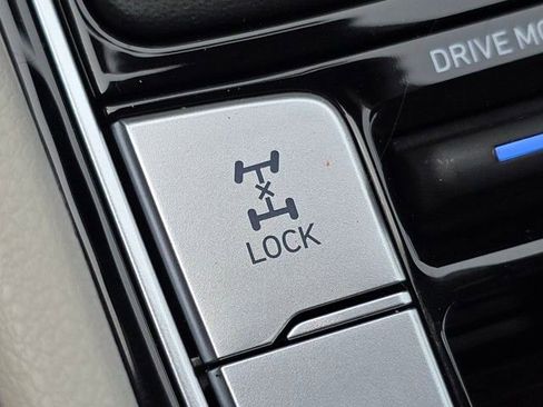 Certified 2025 Hyundai Tucson SE image 16