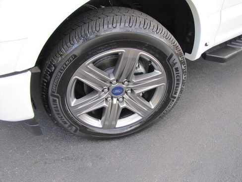 Used 2020 Ford F150 Lariat w/ Equipment Group 502A Luxury AWD/4WD image 36