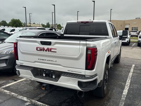 Used 2025 GMC Sierra 2500 Denali w/ Denali Reserve Package AWD/4WD image 3
