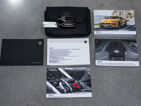 Used 2022 Lamborghini Urus AWD/4WD image 21