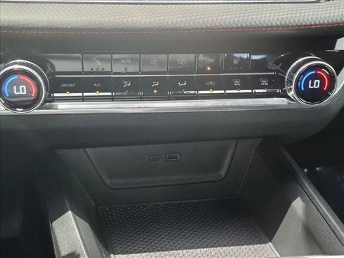 Used 2025 Chevrolet Equinox RS FWD image 15
